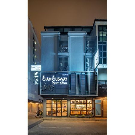 Siam Subway Hostel And Cafe Bangkok Exterior photo