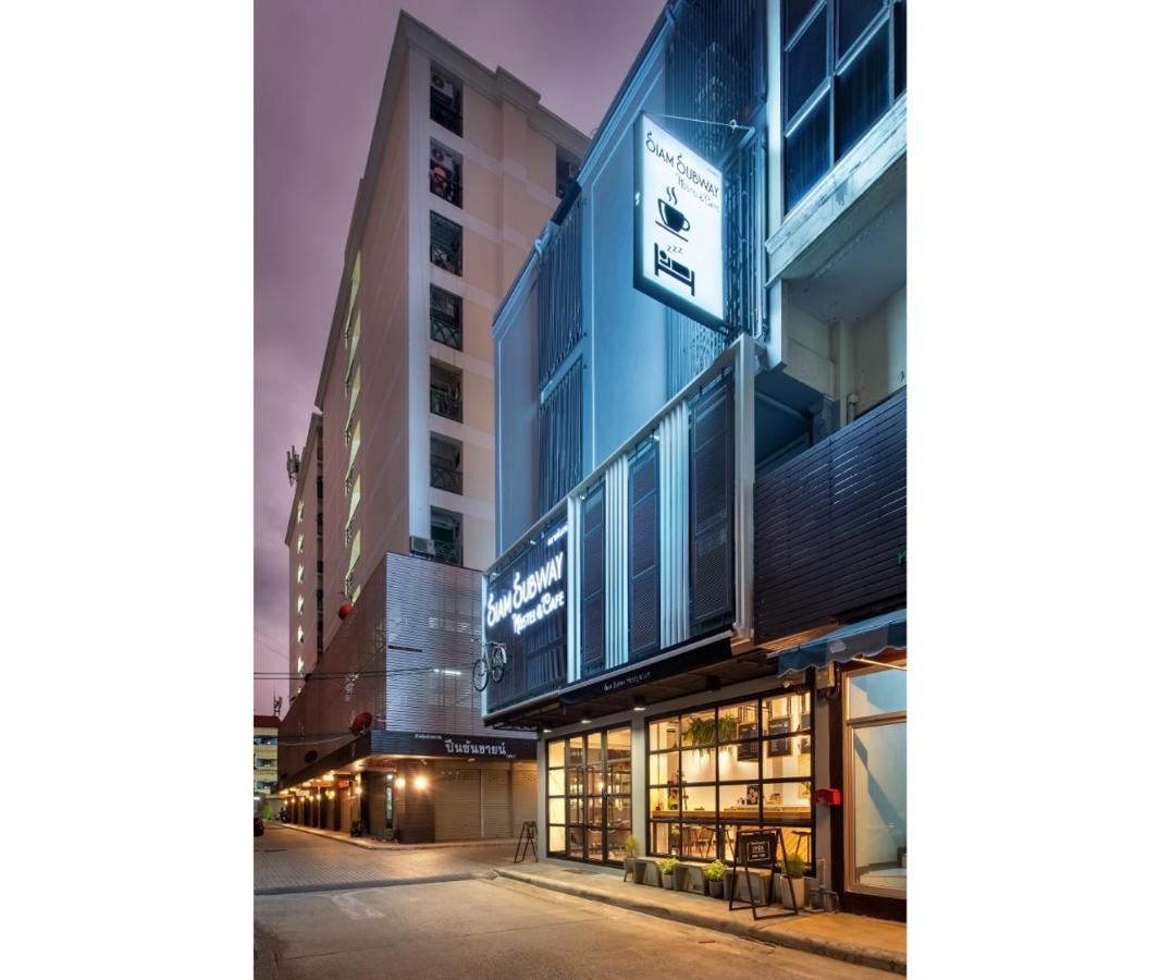 Siam Subway Hostel And Cafe Bangkok Exterior photo