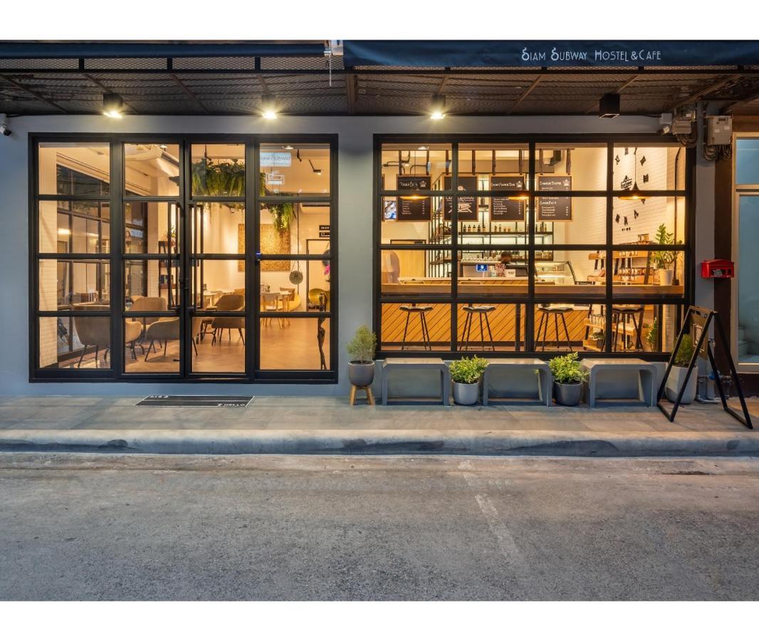 Siam Subway Hostel And Cafe Bangkok Exterior photo